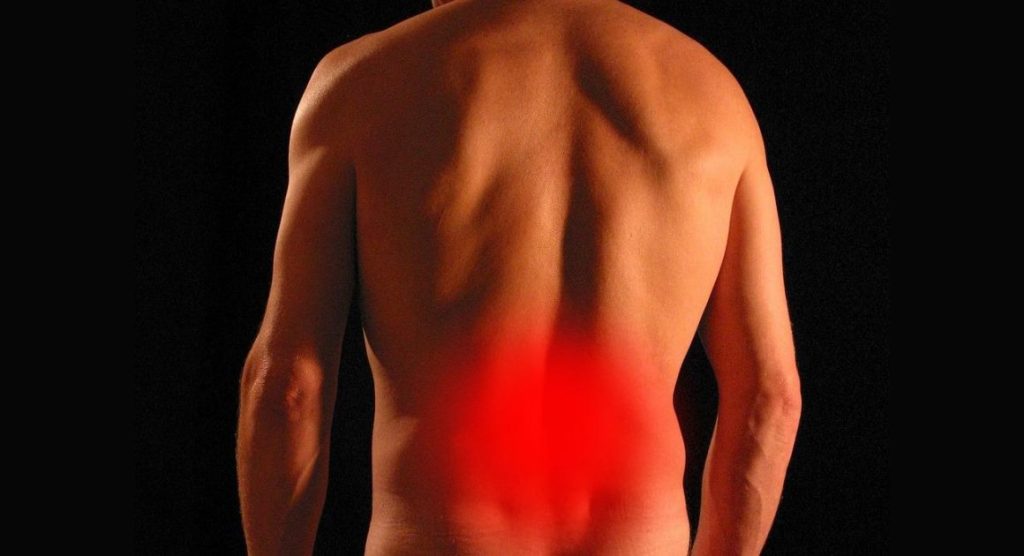 Chiropractie behandeling: therapeut voert wervelkolom manipulatie uit voor gezondheid verbeteren en pijnverlichting