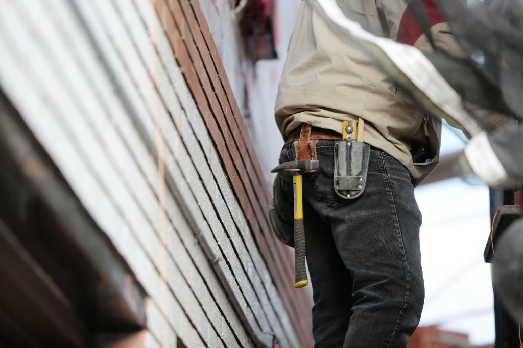 Professioneel renovatieproject waarbij renovatie de sleutel vormt tot vernieuwing en modernisering van een woonpand bij Roose