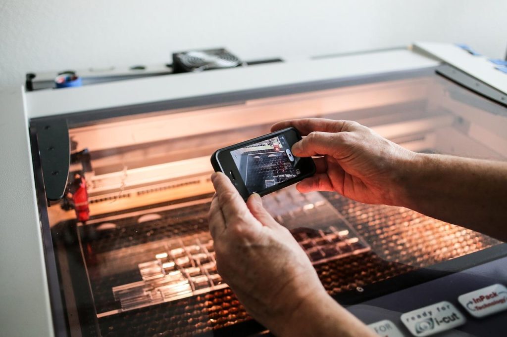 MisterMojo.nl webshop - gegraveerde borrelplanken en glazen als gepersonaliseerde producten voor speciale gelegenheden