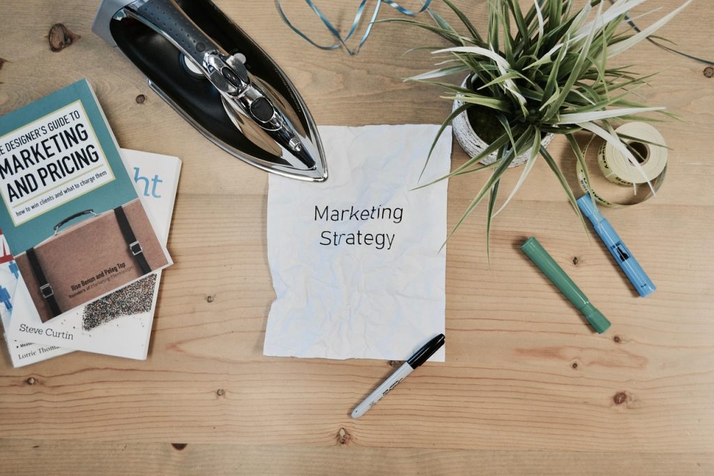 Online marketing bureau Harderwijk: visuele weergave van strategie voordat AI-tools worden ingezet